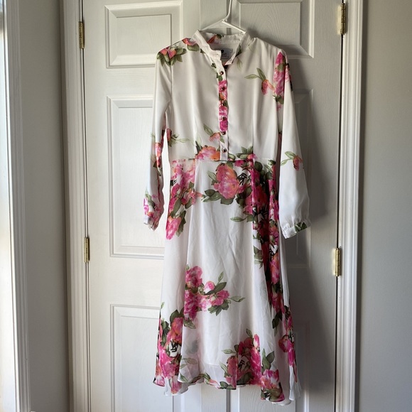 Dainty Jewell’s Floral Dress - Picture 6 of 6